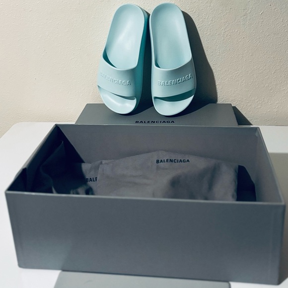 BALENCIAGA PLATFORM SLIDES! NEW WITH BOX & DUST BAGS! - Picture 10 of 12